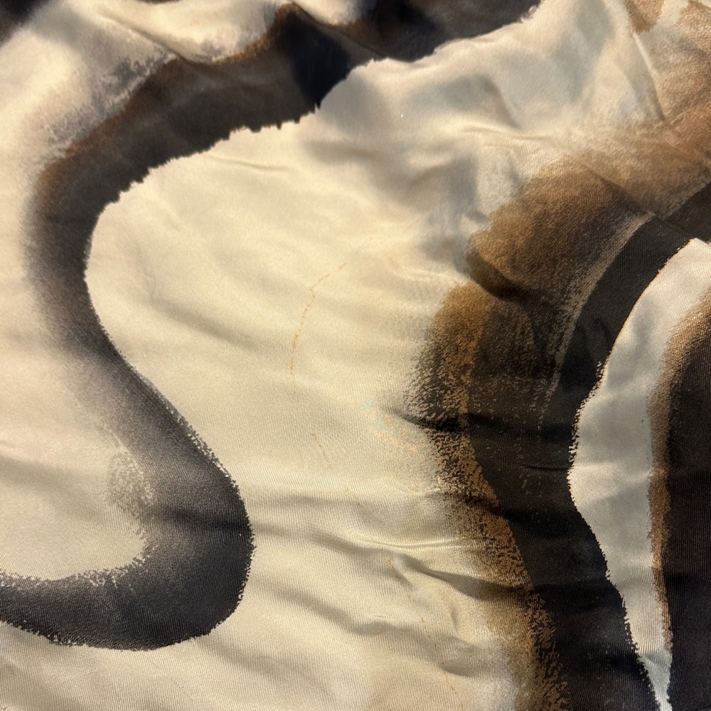 ROBERT LEE MORRIS 100% silk Woman's Scarf in Cream, Brown & dark gray - Picture 6 of 12